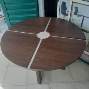 Round Conference/Meeting Table