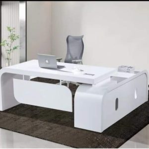 Executive Desk with Integrated Side Return (1.8M)