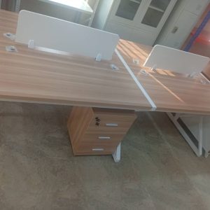 NordicStream 4-Person Face-to-Face Modular Workstation